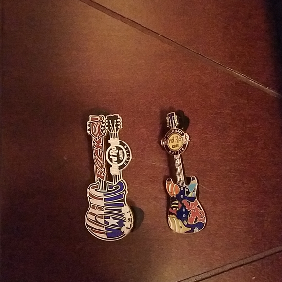 Hard Rock Cafe - Collectors Badges (JUST LISTED) - Picture 1 of 4